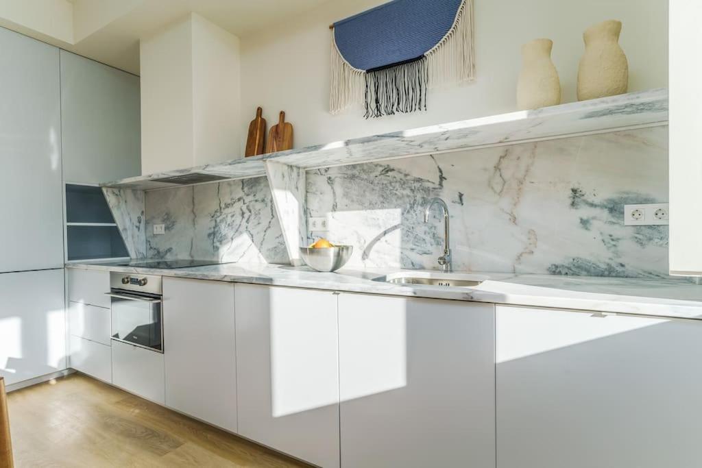 Modern & Bright - Faro Mercado Apt 22 外观 照片