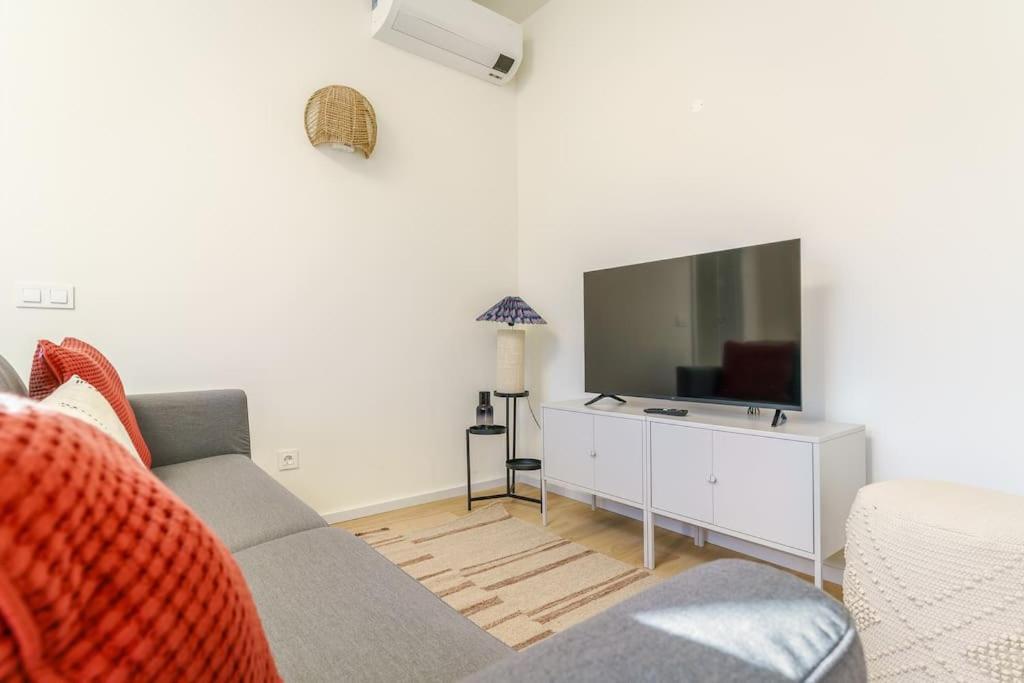 Modern & Bright - Faro Mercado Apt 22 外观 照片