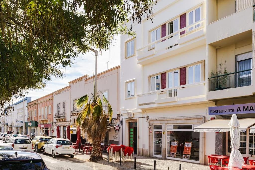 Modern & Bright - Faro Mercado Apt 22 外观 照片